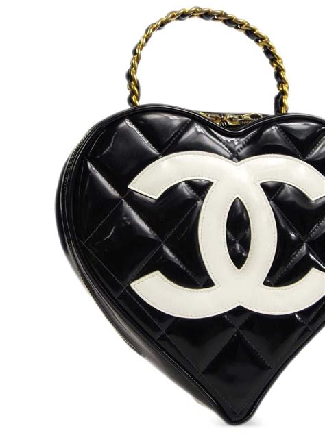 chanel cc heart vanity bag